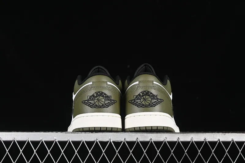 All categories Air Jordan Jordan series basketball shoes Air Jordan 1 Low G version pure original Air Jordan 1 Low "Medium Olive" AJ1 Joe 1 olive green low-top cultural casual sneakers 553558-092